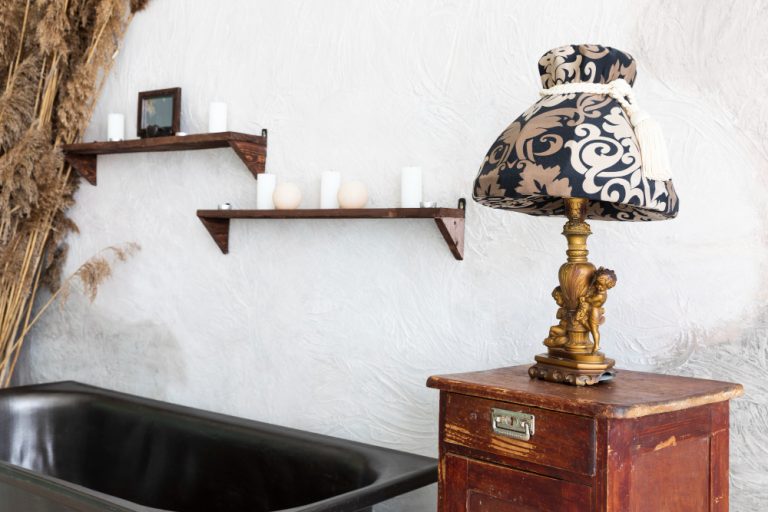 Home Decor Ideas With Vintage Vignettes