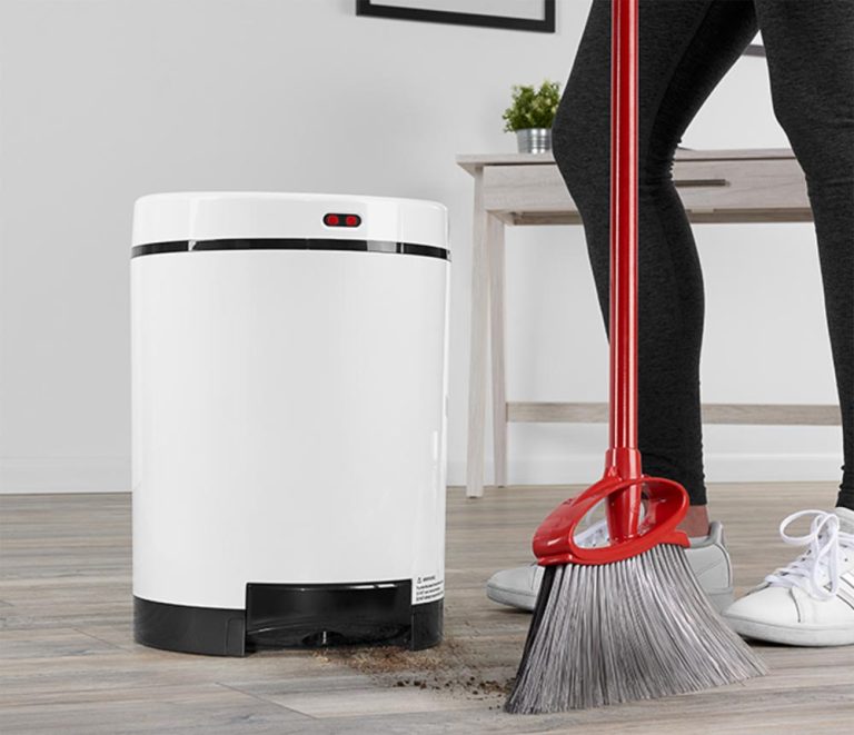 Trash Can With Vacuum