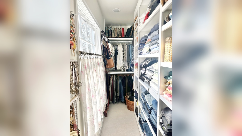 How to Organize a Small Walk in Closet
