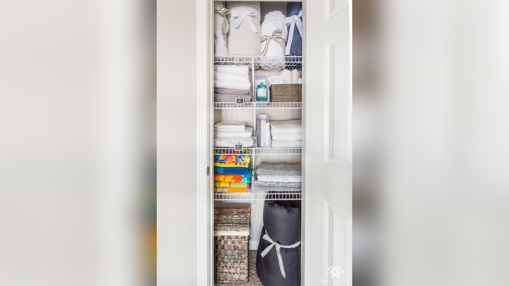 How to Organize Blankets in Closet
