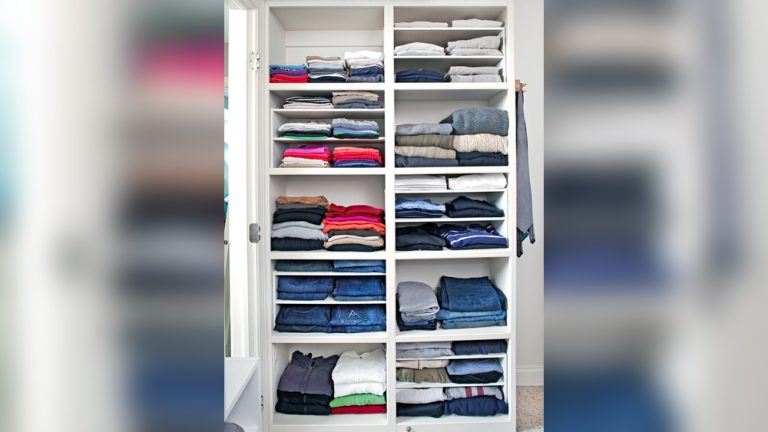 How to Organize Folded Clothes in Closet