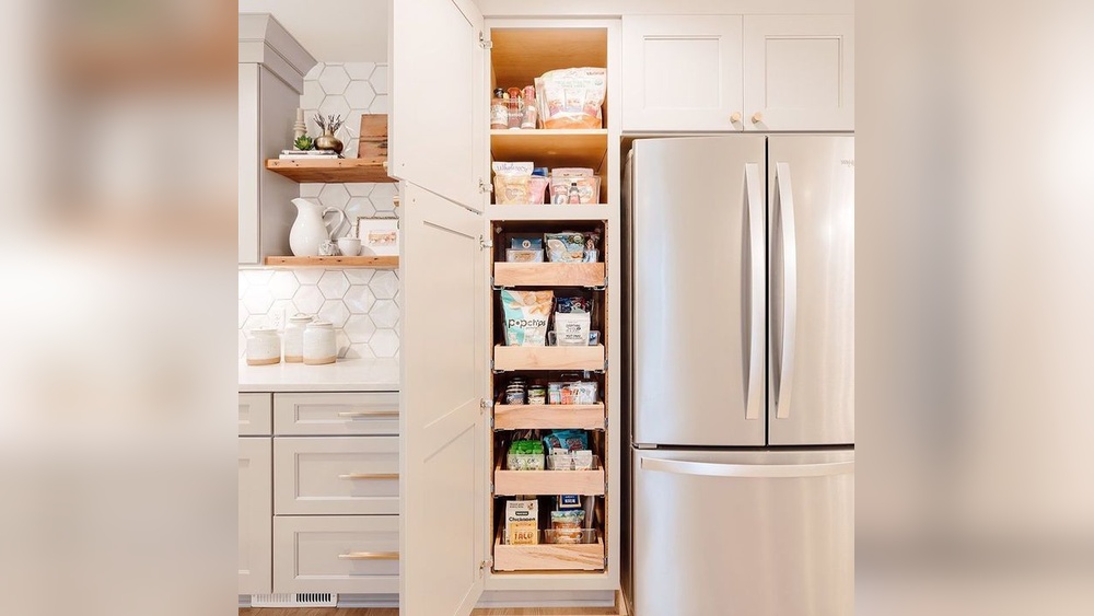 Organizing Small Pantry